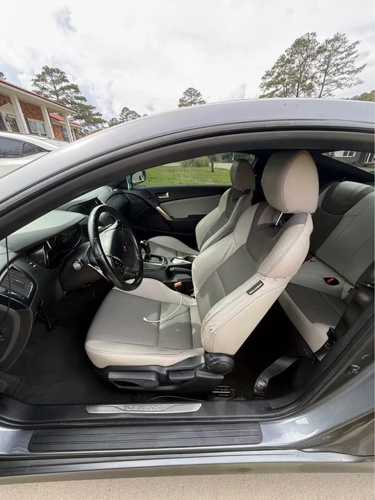 2016 Hyundai Genesis Coupe - Image 5 of 7