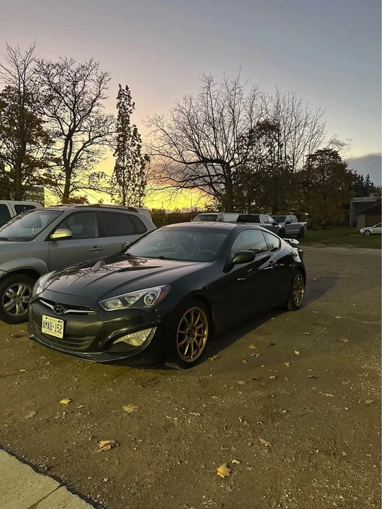 2016 Hyundai Genesis Coupe - Image 4 of 10