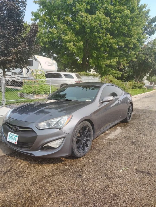 2016 Hyundai Genesis Coupe - Image 2 of 4