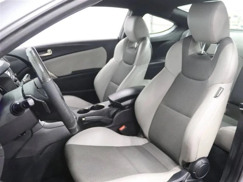2016 Hyundai Genesis Coupe - Image 8 of 12