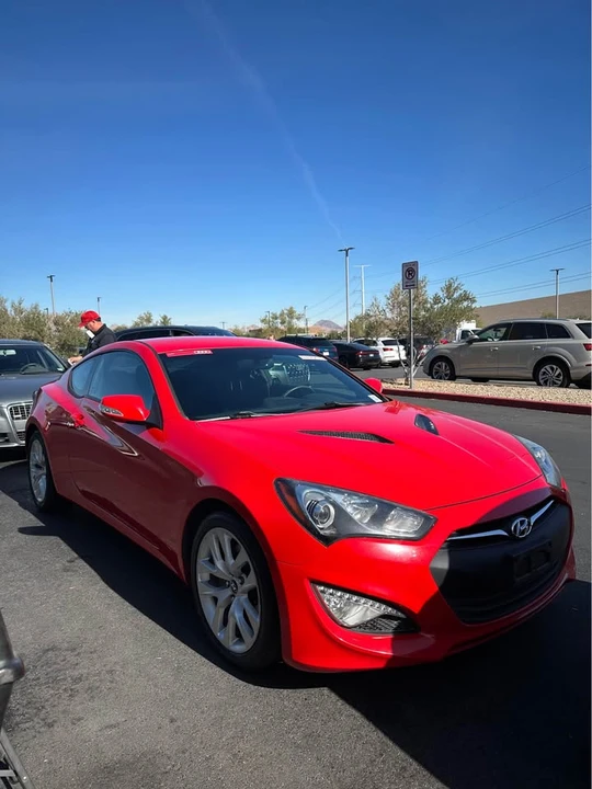 2016 Hyundai Genesis Coupe - Image 2 of 8