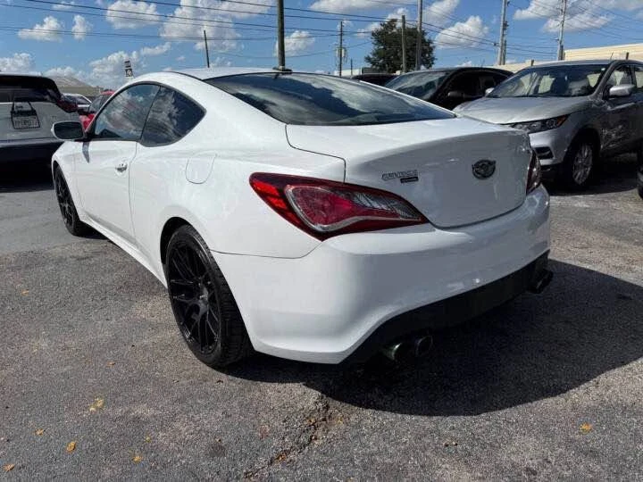 2016 Hyundai Genesis Coupe - Image 7 of 9