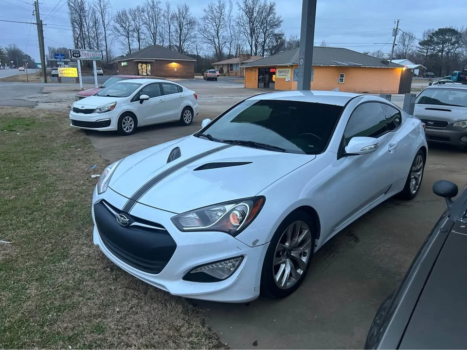 2016 Hyundai Genesis Coupe - Image 2 of 5