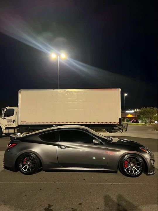 2016 Hyundai Genesis Coupe - Image 4 of 5