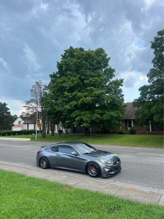2016 Hyundai Genesis Coupe - Image 2 of 5
