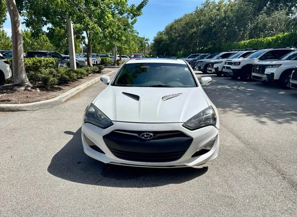 2016 Hyundai Genesis Coupe - Image 2 of 14