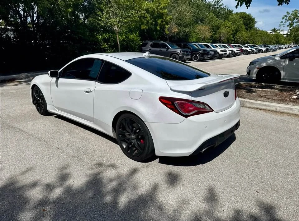 2016 Hyundai Genesis Coupe - Image 7 of 14