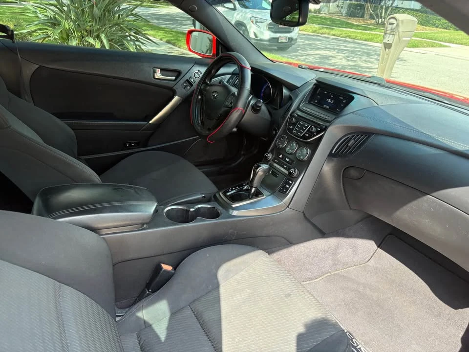 2016 Hyundai Genesis Coupe - Image 9 of 11