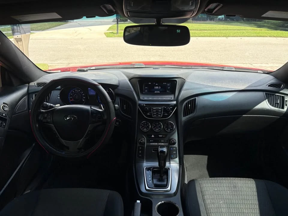 2016 Hyundai Genesis Coupe - Image 10 of 11