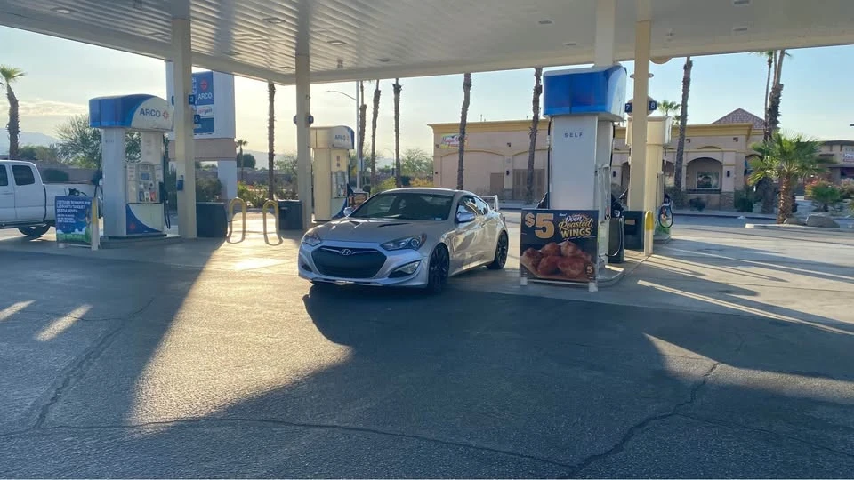 2016 Hyundai Genesis Coupe - Image 5 of 5