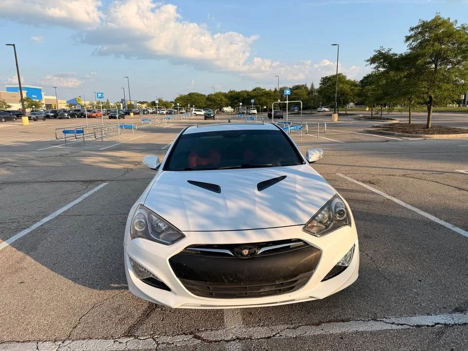 2016 Hyundai Genesis Coupe - Image 8 of 16