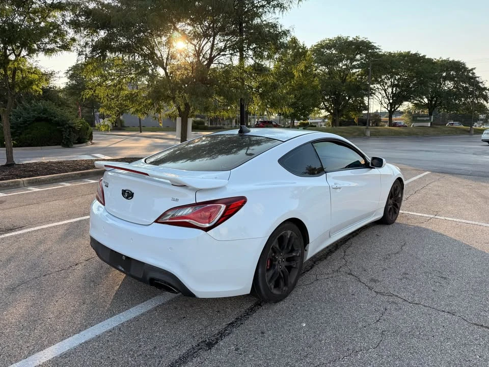 2016 Hyundai Genesis Coupe - Image 5 of 16