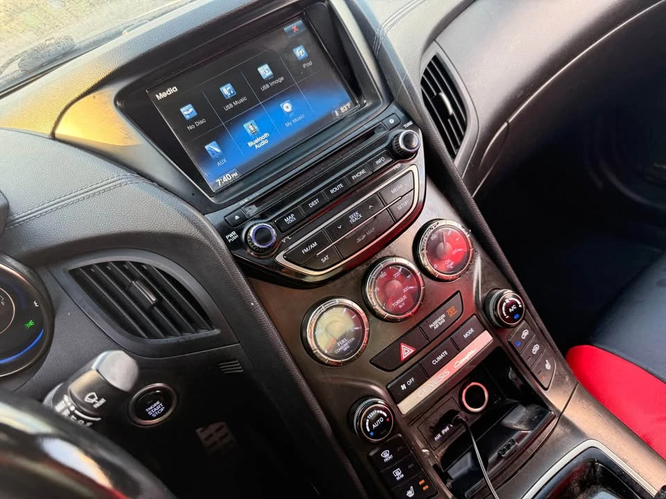 2016 Hyundai Genesis Coupe - Image 15 of 16