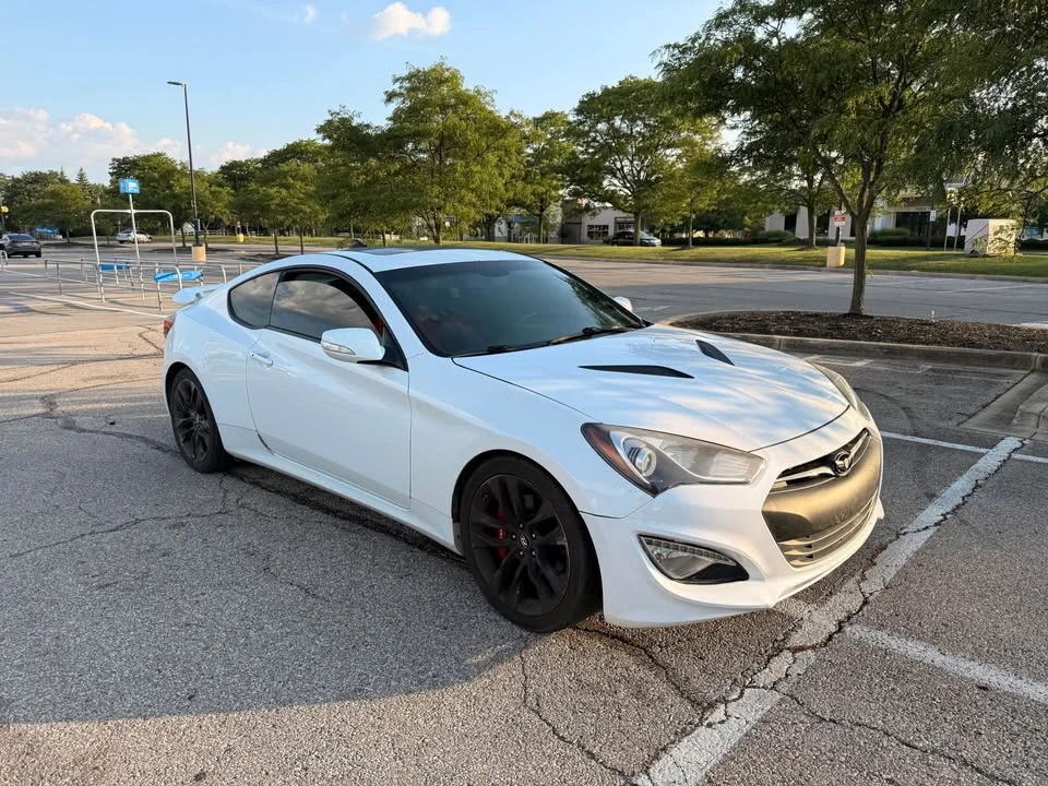 2016 Hyundai Genesis Coupe - Image 7 of 16