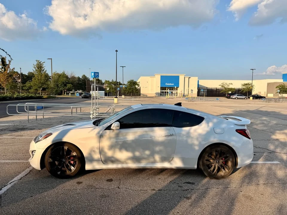 2016 Hyundai Genesis Coupe - Image 2 of 16