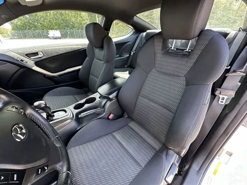 2016 Hyundai Genesis Coupe - Image 7 of 10