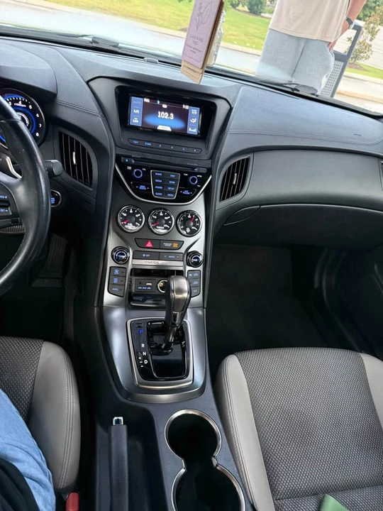 2016 Hyundai Genesis Coupe - Image 9 of 20