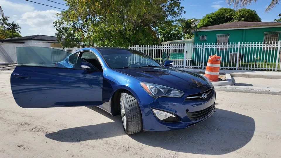 2016 Hyundai Genesis Coupe - Image 17 of 20