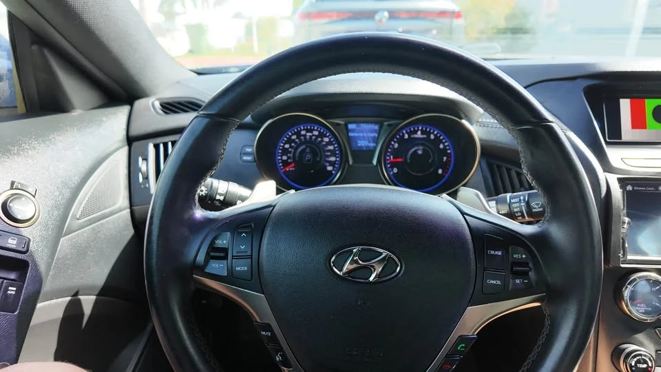 2016 Hyundai Genesis Coupe - Image 15 of 20