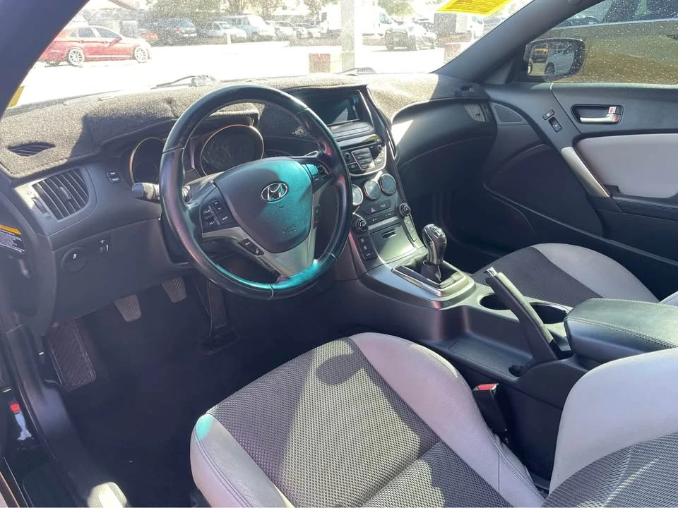 2016 Hyundai Genesis Coupe - Image 4 of 7