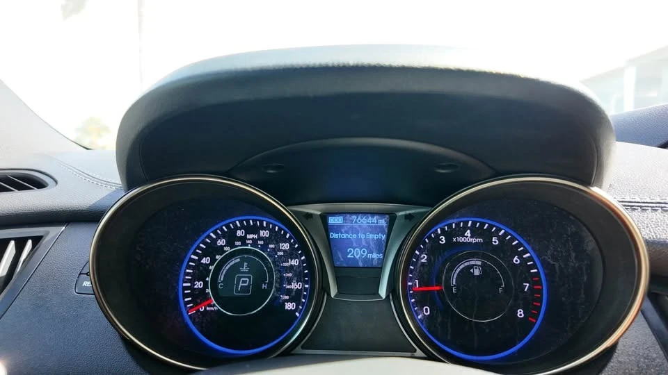 2016 Hyundai Genesis Coupe - Image 16 of 20