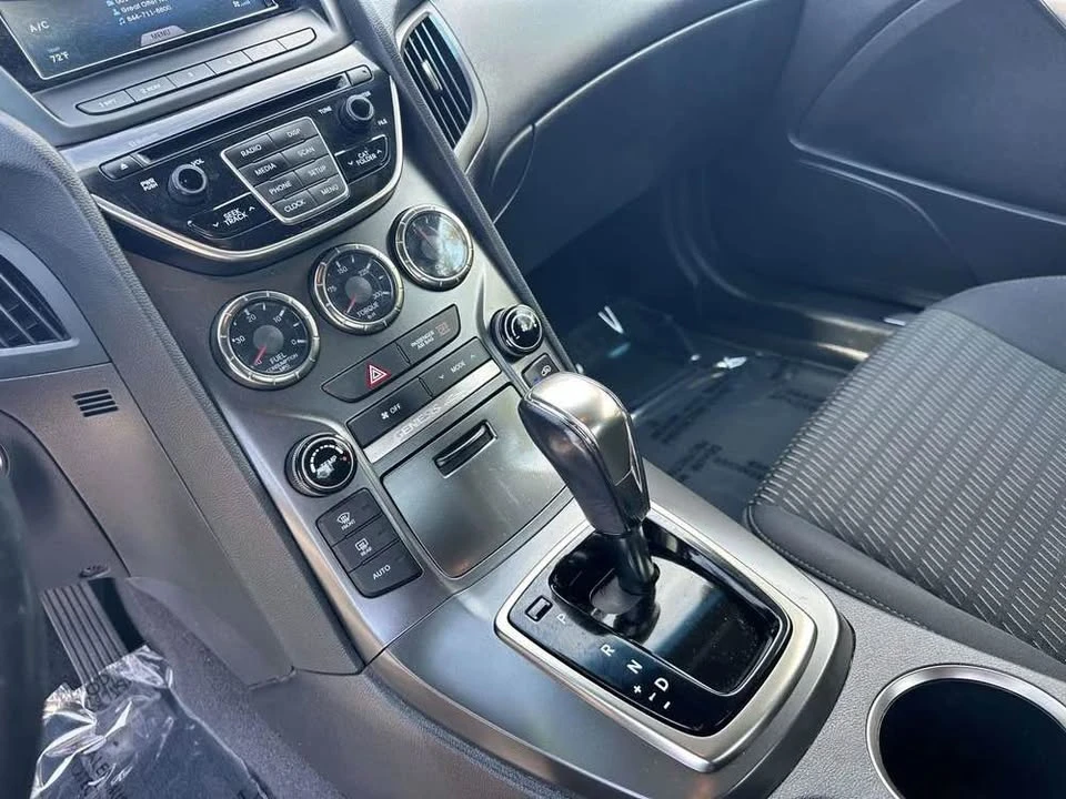2016 Hyundai Genesis Coupe - Image 6 of 10