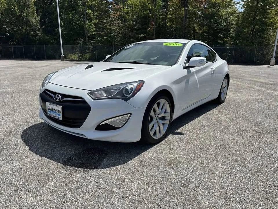 2016 Hyundai Genesis Coupe - Image 2 of 10