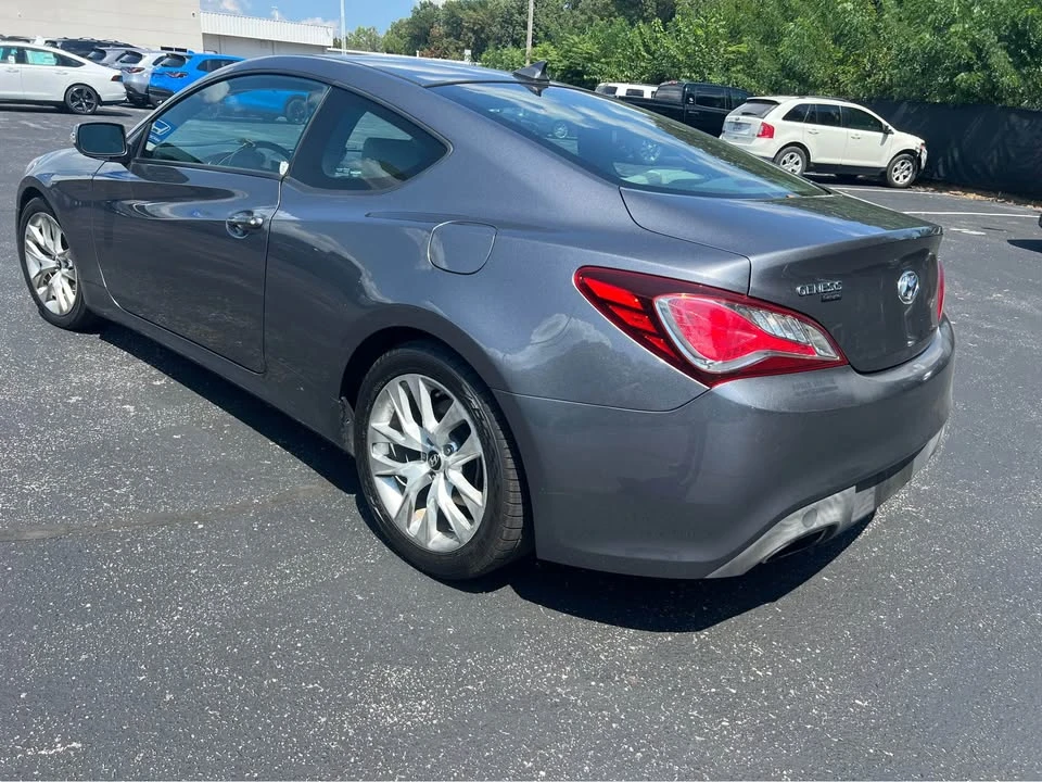 2016 Hyundai Genesis Coupe - Image 4 of 8