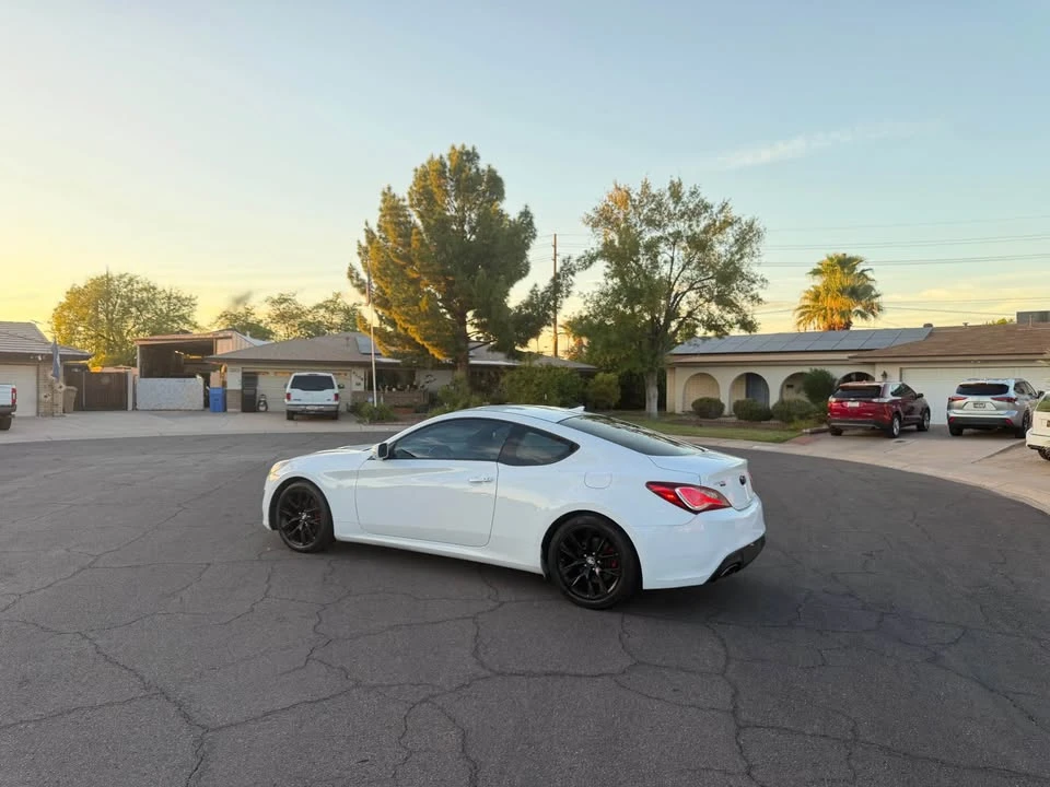 2016 Hyundai Genesis Coupe - Image 5 of 14