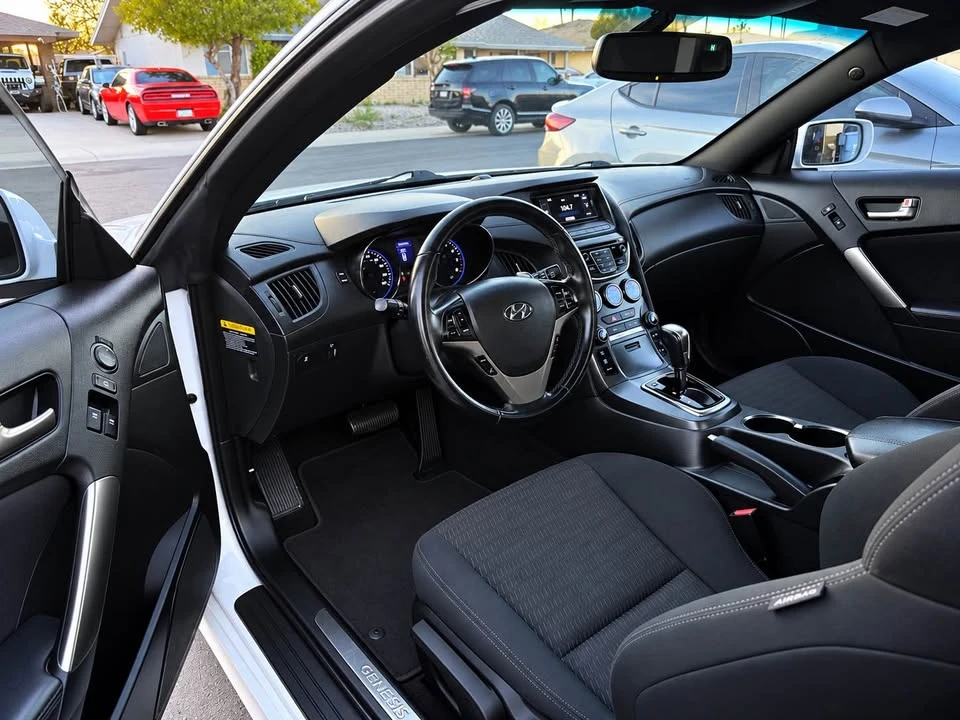 2016 Hyundai Genesis Coupe - Image 8 of 14
