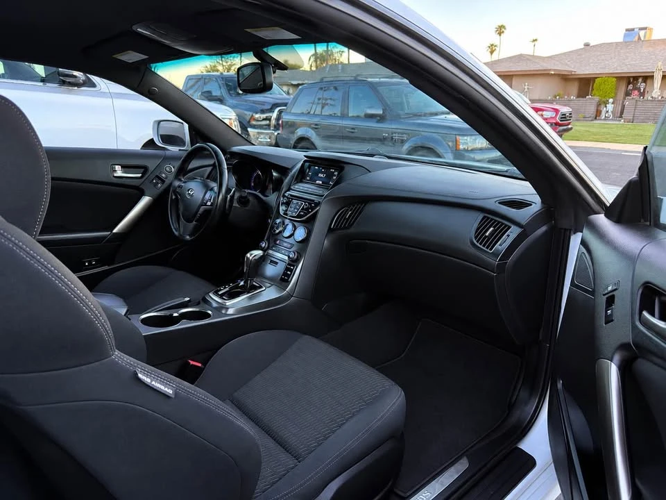 2016 Hyundai Genesis Coupe - Image 9 of 14