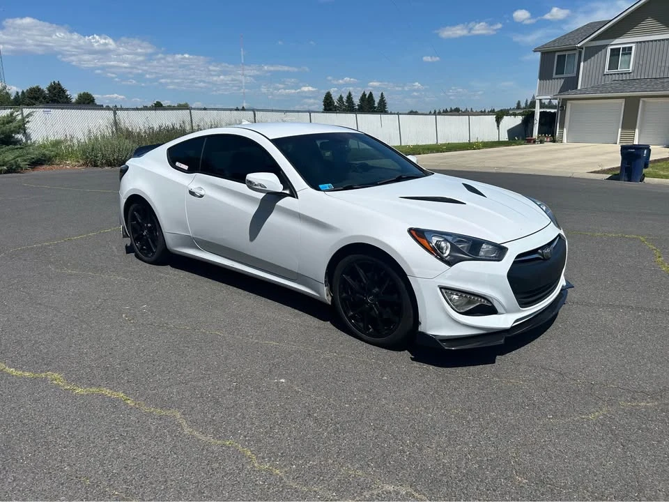 2016 Hyundai Genesis Coupe - Image 3 of 10