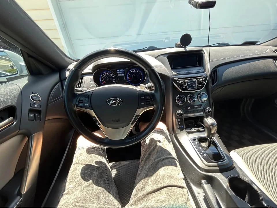 2016 Hyundai Genesis Coupe - Image 10 of 10
