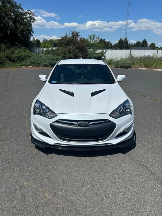 2016 Hyundai Genesis Coupe - Image 4 of 10