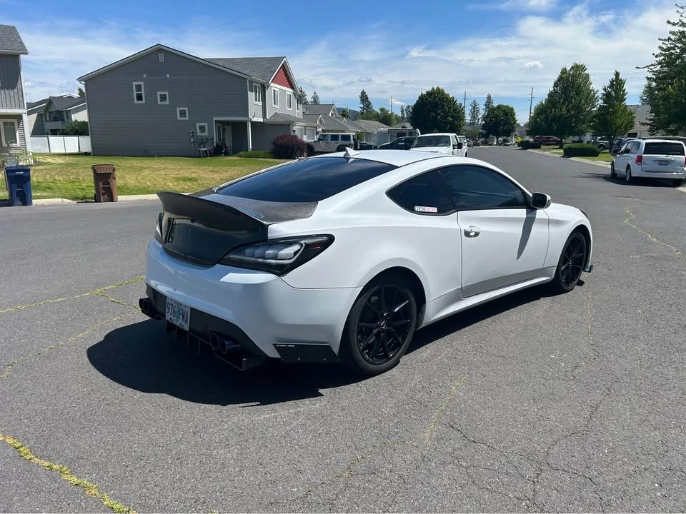 2016 Hyundai Genesis Coupe - Image 6 of 10
