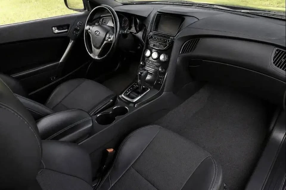 2016 Hyundai Genesis Coupe - Image 15 of 19