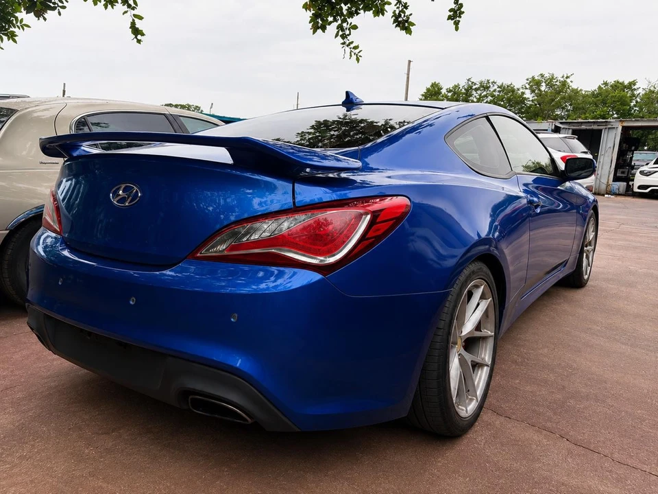 2016 Hyundai Genesis Coupe - Image 5 of 5