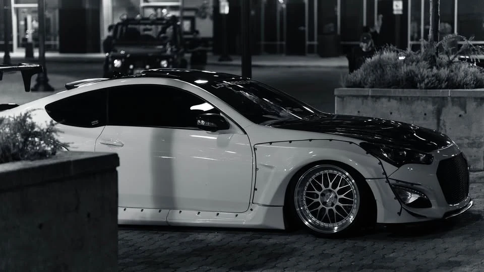 2016 Hyundai Genesis Coupe - Image 7 of 16