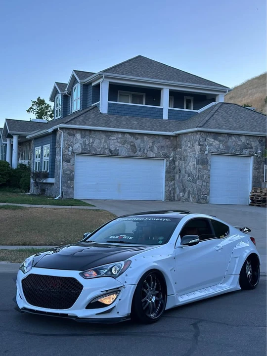 2016 Hyundai Genesis Coupe - Image 12 of 16