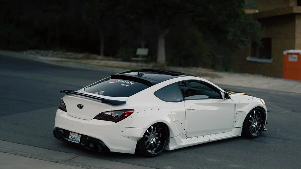 2016 Hyundai Genesis Coupe - Image 15 of 16