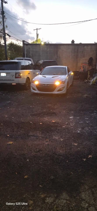 2016 Hyundai Genesis Coupe - Image 17 of 18