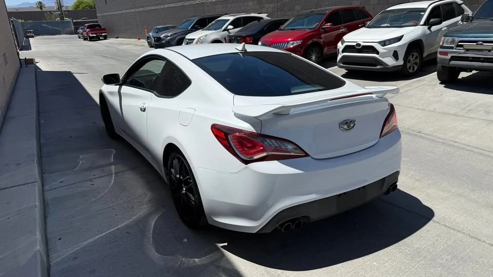 2016 Hyundai Genesis Coupe - Image 5 of 19