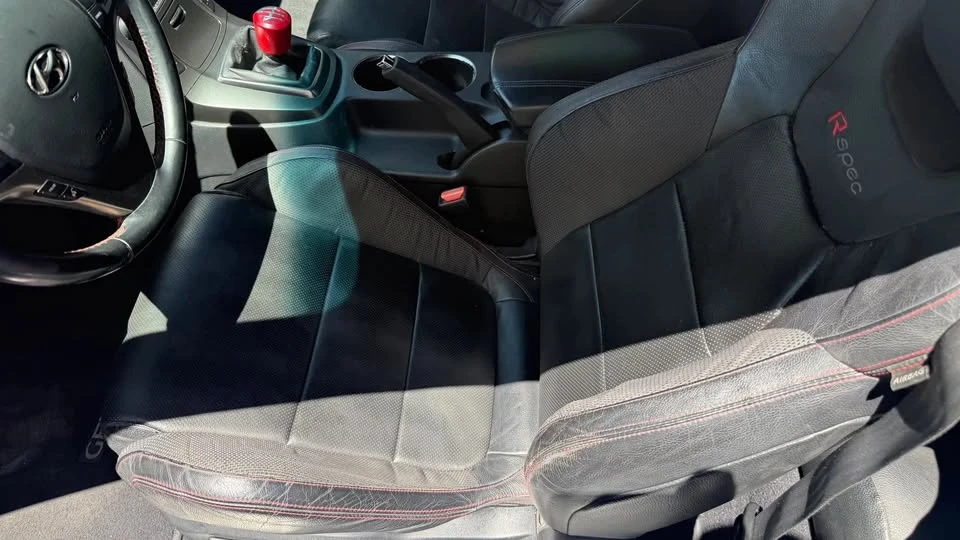 2016 Hyundai Genesis Coupe - Image 10 of 19