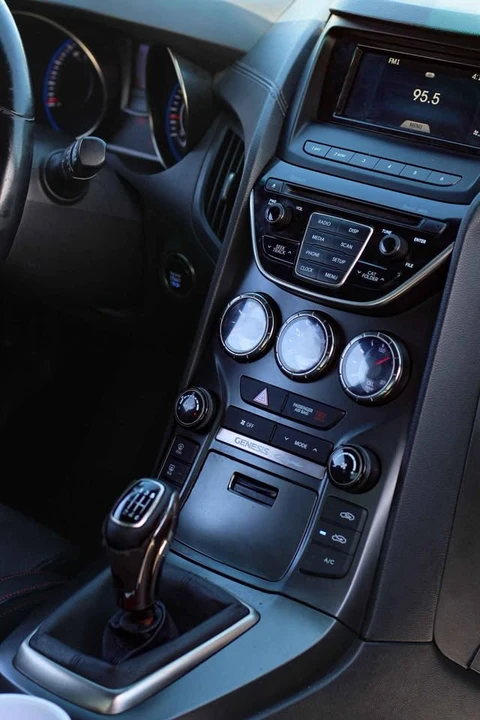 2016 Hyundai Genesis Coupe - Image 7 of 11