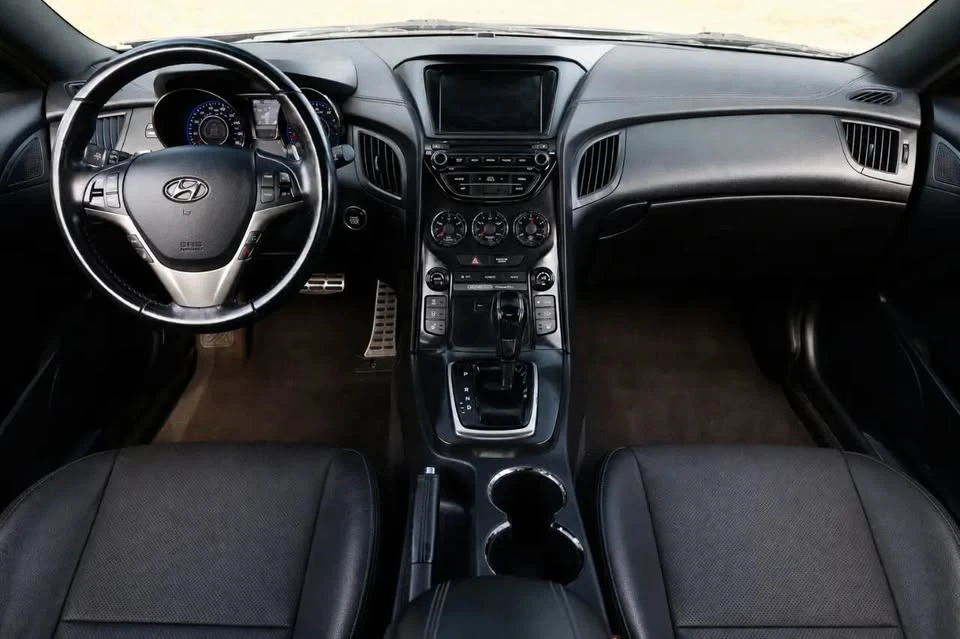 2016 Hyundai Genesis Coupe - Image 2 of 9