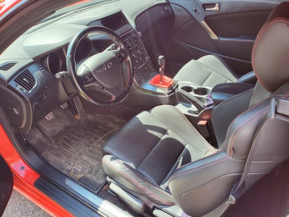 2016 Hyundai Genesis Coupe - Image 9 of 19