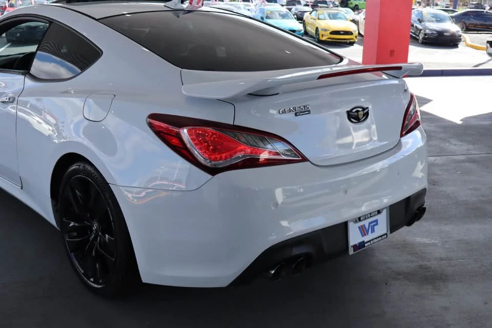 2016 Hyundai Genesis Coupe - Image 4 of 13