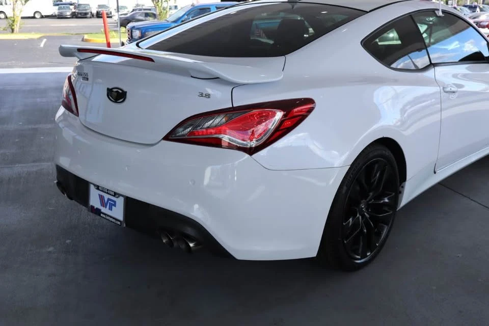 2016 Hyundai Genesis Coupe - Image 3 of 13