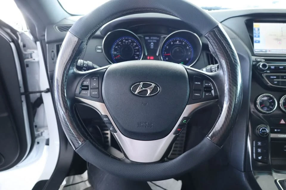 2016 Hyundai Genesis Coupe - Image 11 of 13