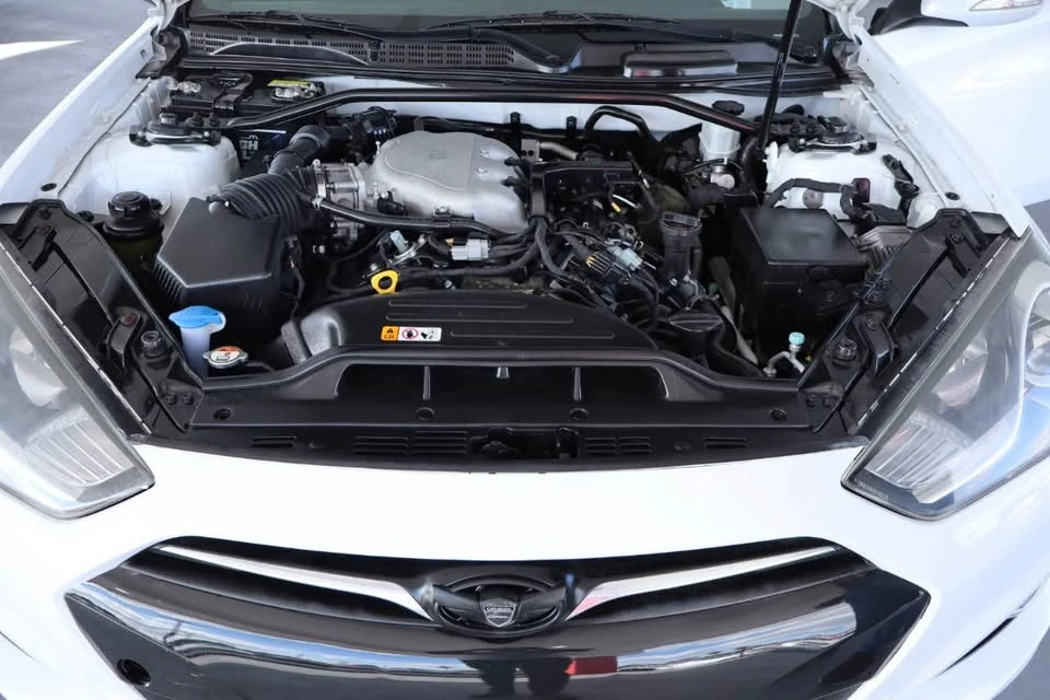2016 Hyundai Genesis Coupe - Image 13 of 13